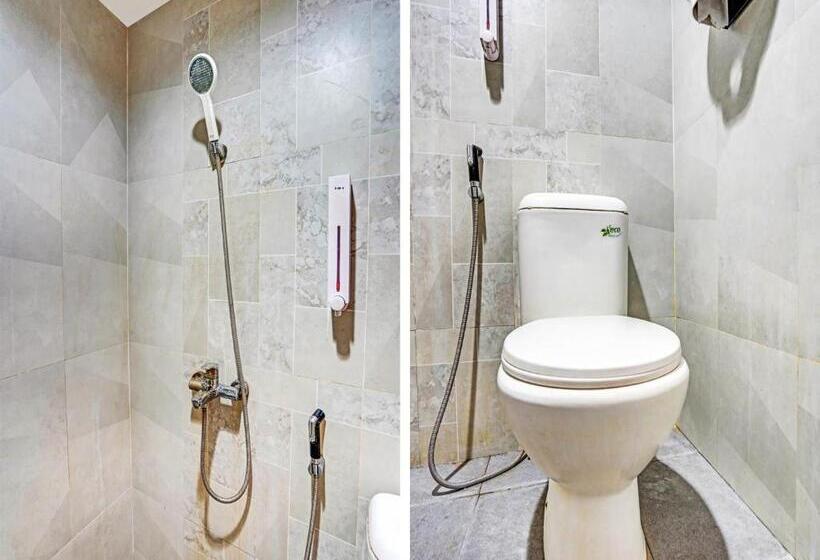 בית מלון כפרי Capital O 90888 Bintang Diponggo Residence