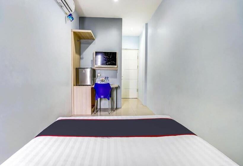 בית מלון כפרי Capital O 90888 Bintang Diponggo Residence