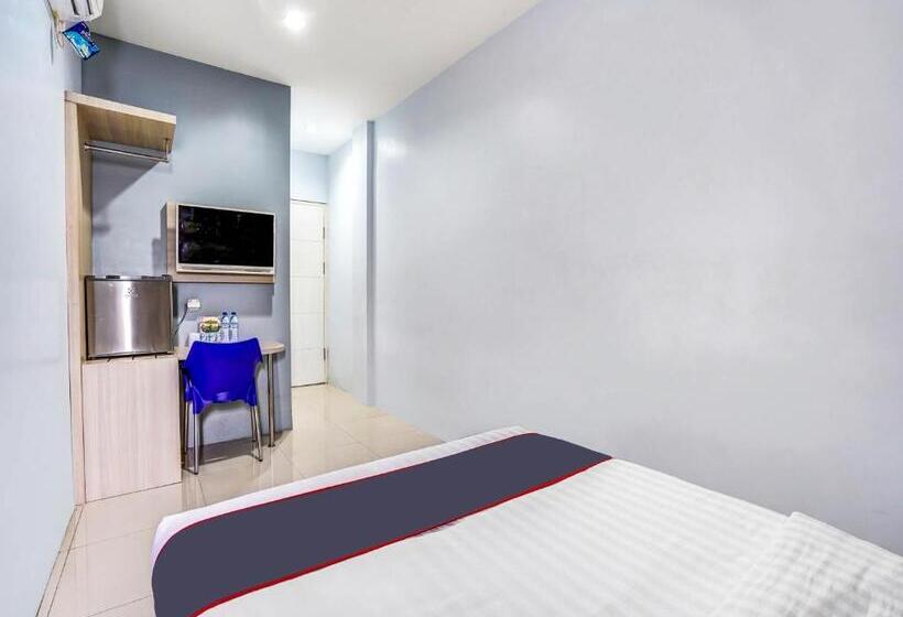 בית מלון כפרי Capital O 90888 Bintang Diponggo Residence