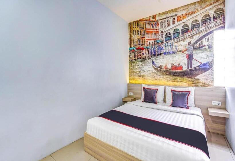 בית מלון כפרי Capital O 90888 Bintang Diponggo Residence