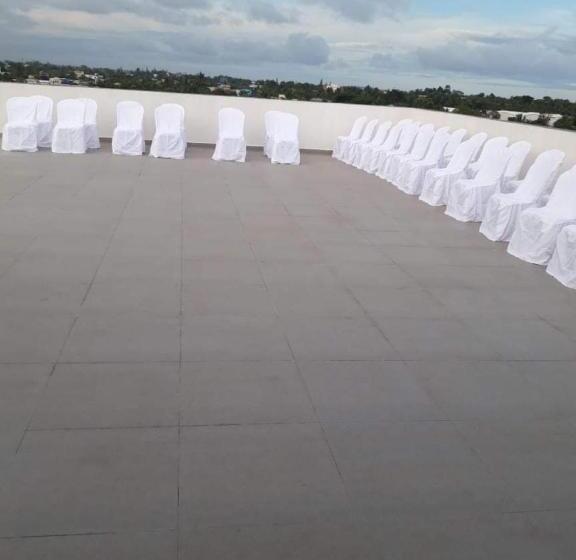 هتل Le Majestic Toamasina