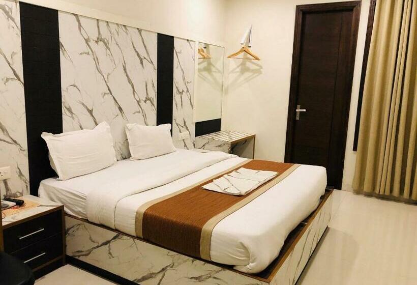 Отель Motimahal Inn