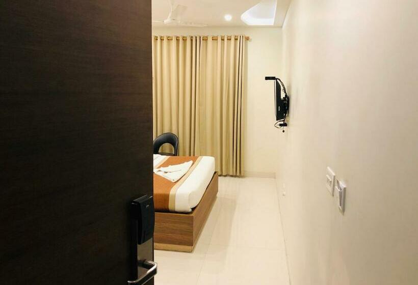 Отель Motimahal Inn