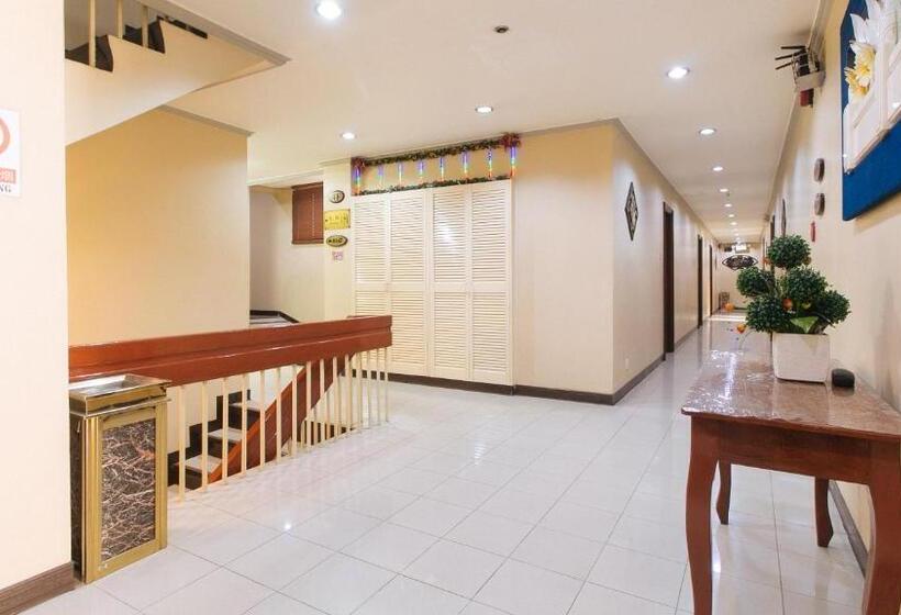 Peace Hotel By Reddoorz