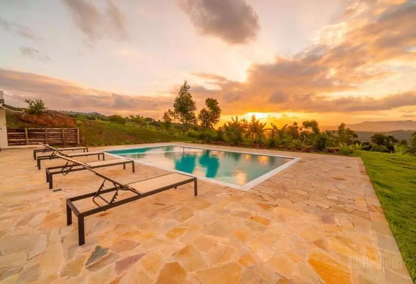 ホテル Pousada Mirante Dos Adelphos