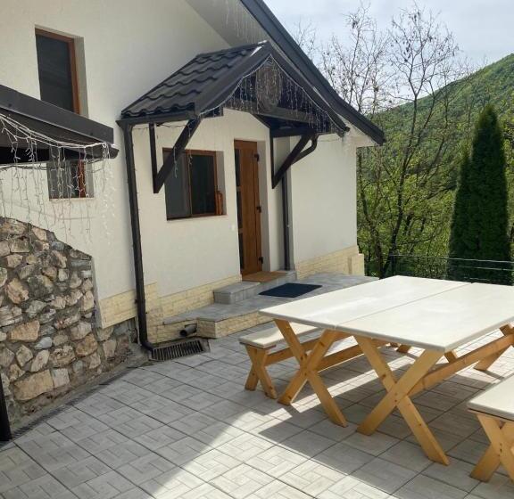 بنسيون Casa Dintre Brazi Hunedoara