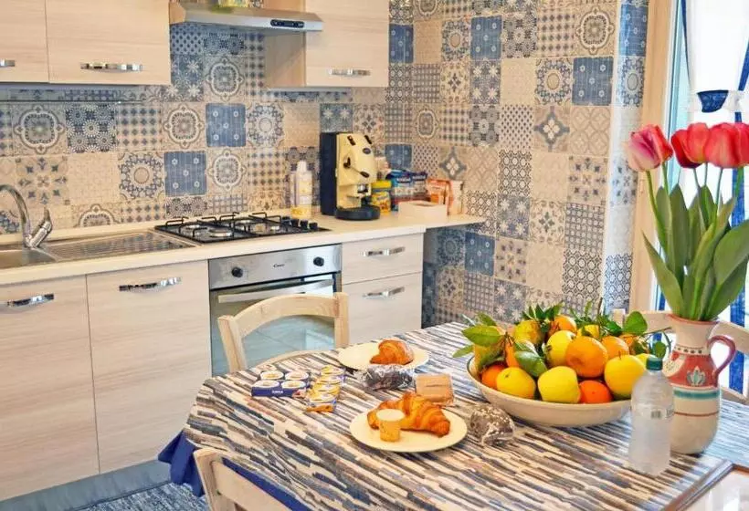 Majatalo Midway House Italy