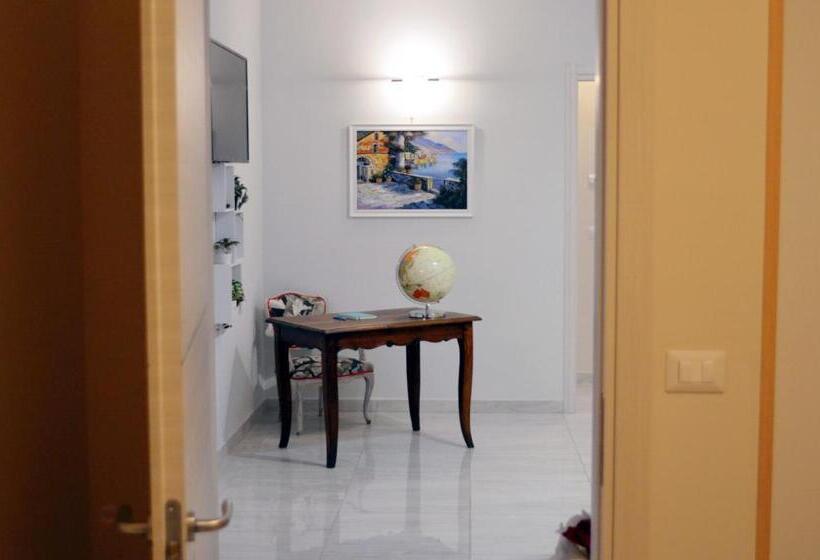 פנסיון Midway House Italy