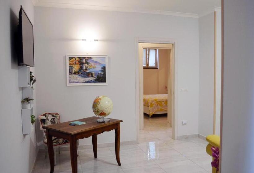 פנסיון Midway House Italy