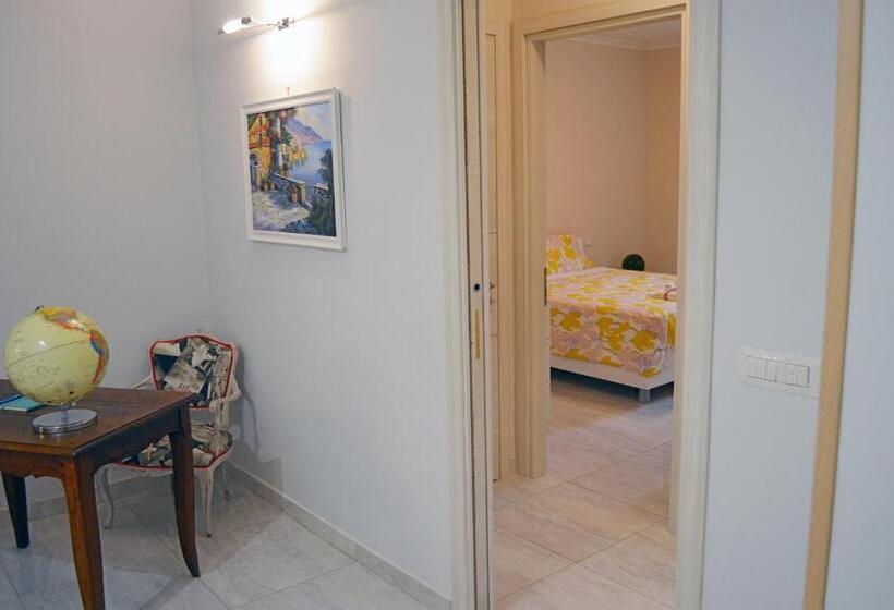 פנסיון Midway House Italy