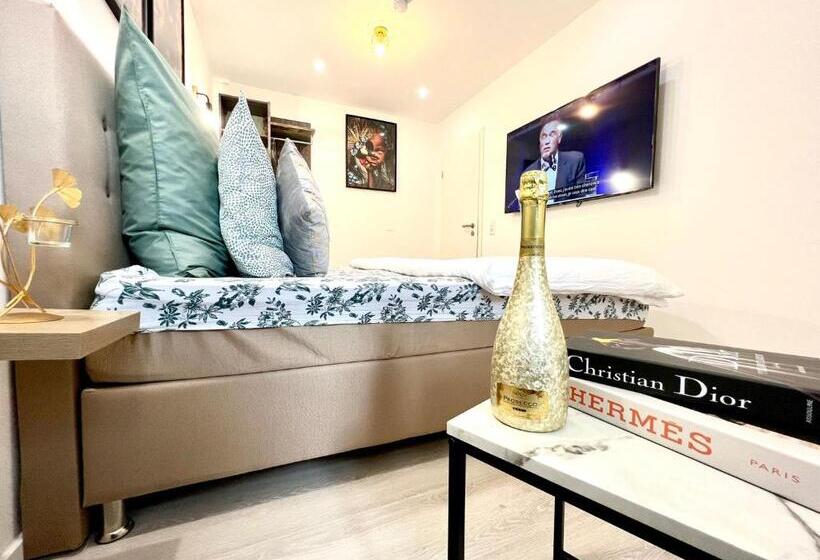 Bed & Breakfast Living Solution 24 Karlsruhe