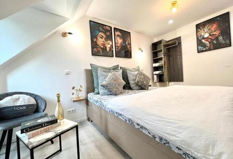 Bed & Breakfast Living Solution 24 Karlsruhe