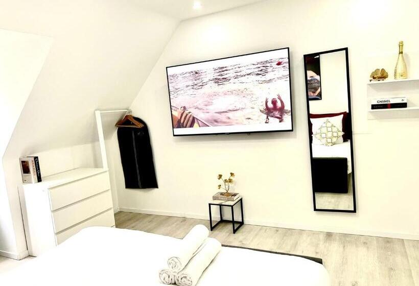 Bed & Breakfast Living Solution 24 Karlsruhe