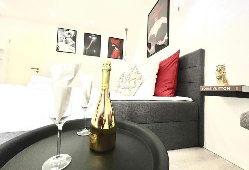 Bed and Breakfast Living Solution 24 Karlsruhe