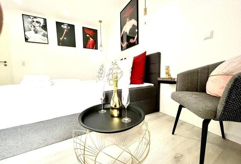 Aamiaismajoitus (B&B) Living Solution 24 Karlsruhe