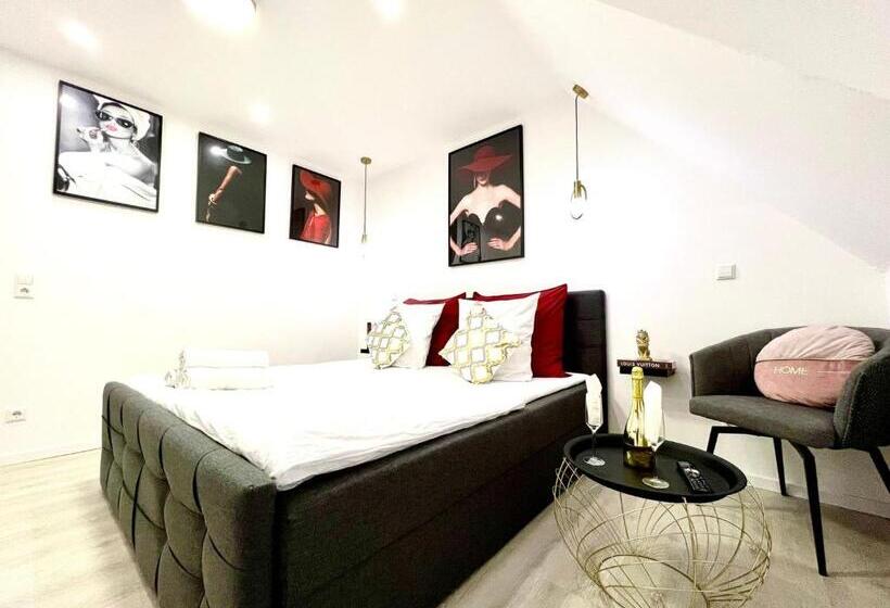 Bed and Breakfast Living Solution 24 Karlsruhe