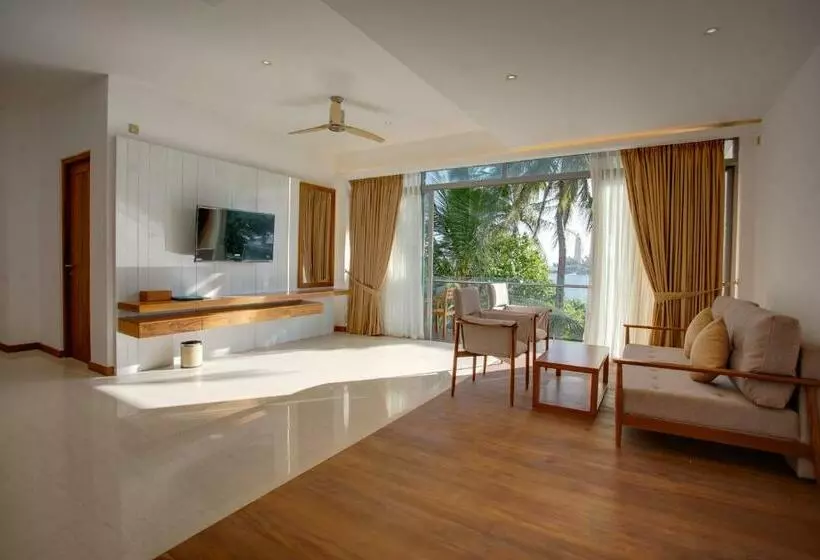 Hotelli Beacon By The Bay Villas And Suites By The Clarks