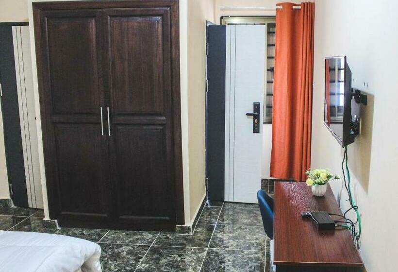 ホテル High Level Apartment