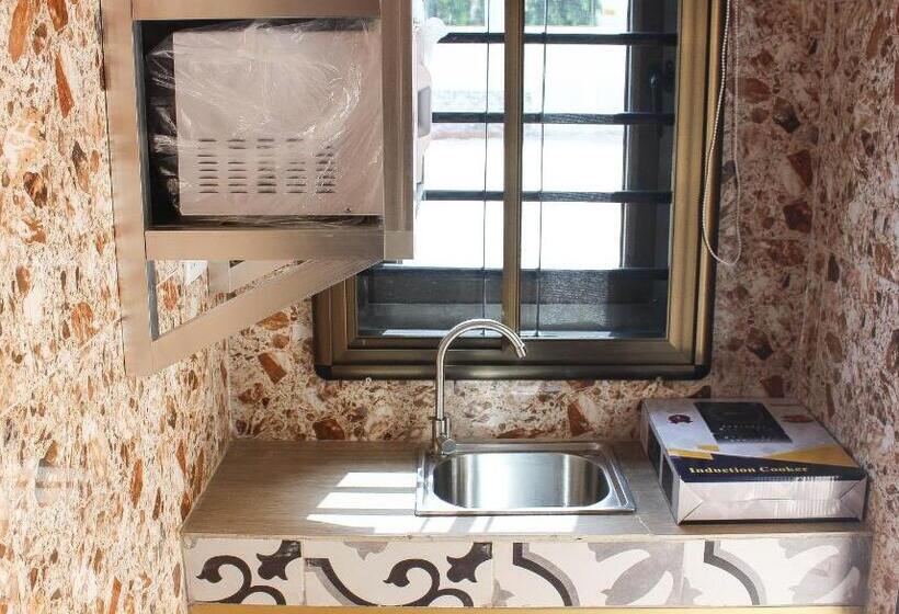 ホテル High Level Apartment