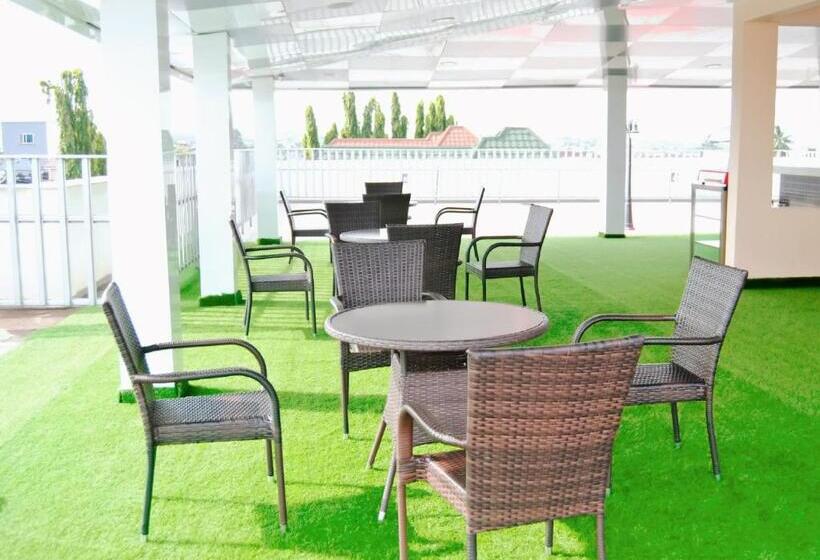 ホテル High Level Apartment