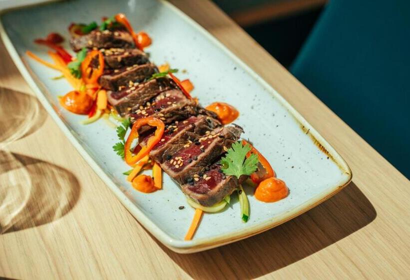 هتل Holiday Inn   Bordeaux Merignac, An Ihg