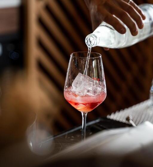 هتل Holiday Inn   Bordeaux Merignac, An Ihg