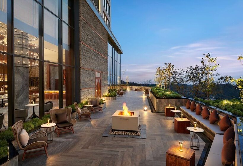 هتل Hyatt Regency Dehradun Resort And Spa