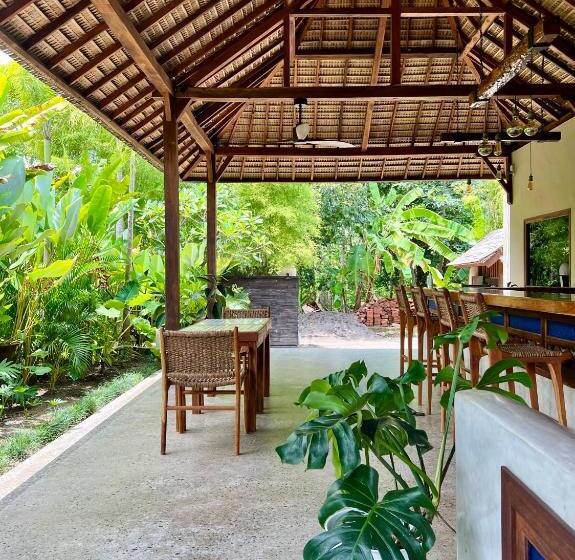 בית מלון כפרי Jati Kuta Lombok