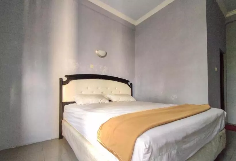 Hotelli Wisma Tulus Syariah Kebumen Mitra Reddoorz