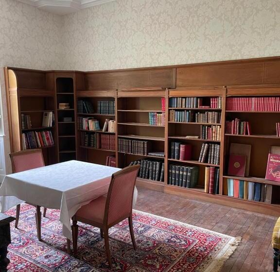 ペンション Château Le Fresne