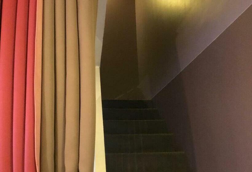 펜션 Just For Sleep Parisian Male Dorm Room Daily Stay From 20h To 10h Check In By Appointment Conta