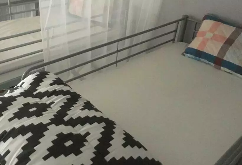 ペンション Just For Sleep   Parisian Male Dorm Room  Daily Stay From 20h To 10h   Check In By Appointment Conta