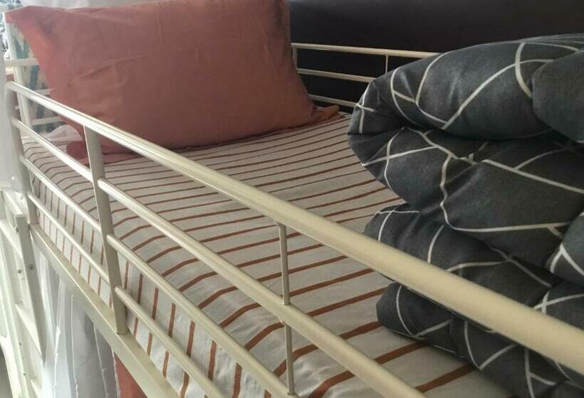 펜션 Just For Sleep Parisian Male Dorm Room Daily Stay From 20h To 10h Check In By Appointment Conta