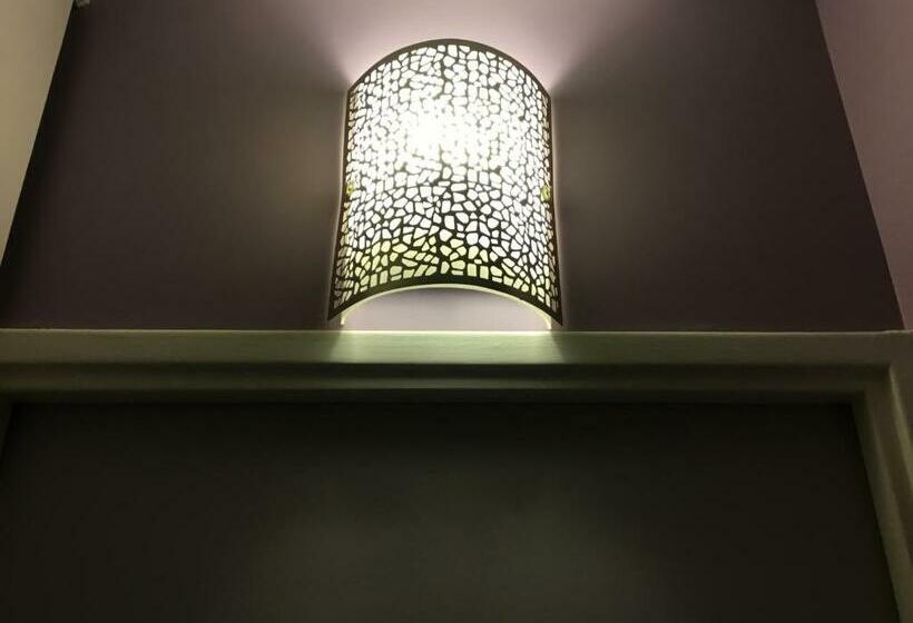 펜션 Just For Sleep Parisian Male Dorm Room Daily Stay From 20h To 10h Check In By Appointment Conta