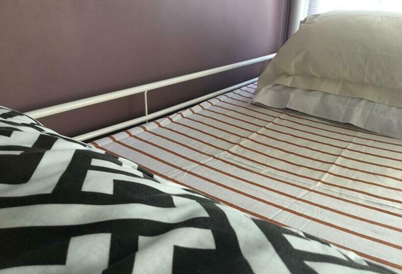 펜션 Just For Sleep Parisian Male Dorm Room Daily Stay From 20h To 10h Check In By Appointment Conta