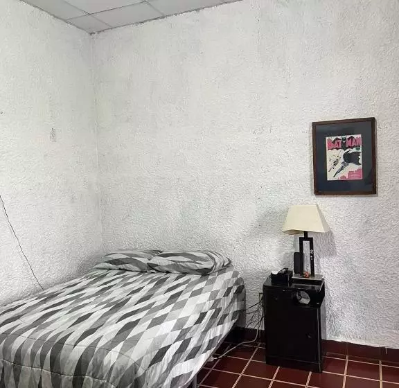 پانسیون Ricks Hostel Santa Ana