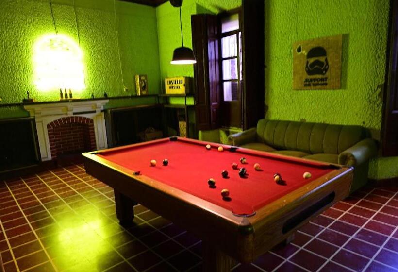 پانسیون Ricks Hostel Santa Ana