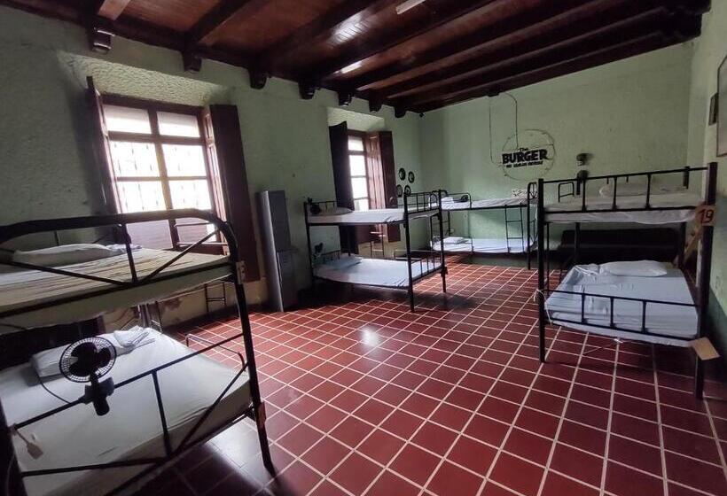 پانسیون Ricks Hostel Santa Ana