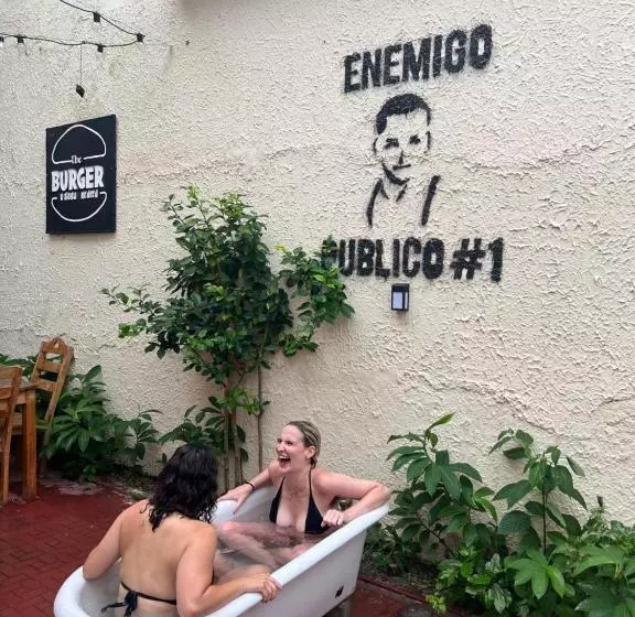 پانسیون Ricks Hostel Santa Ana