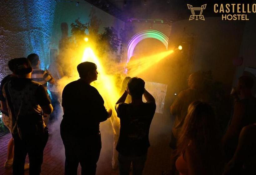 پانسیون Ricks Hostel Santa Ana