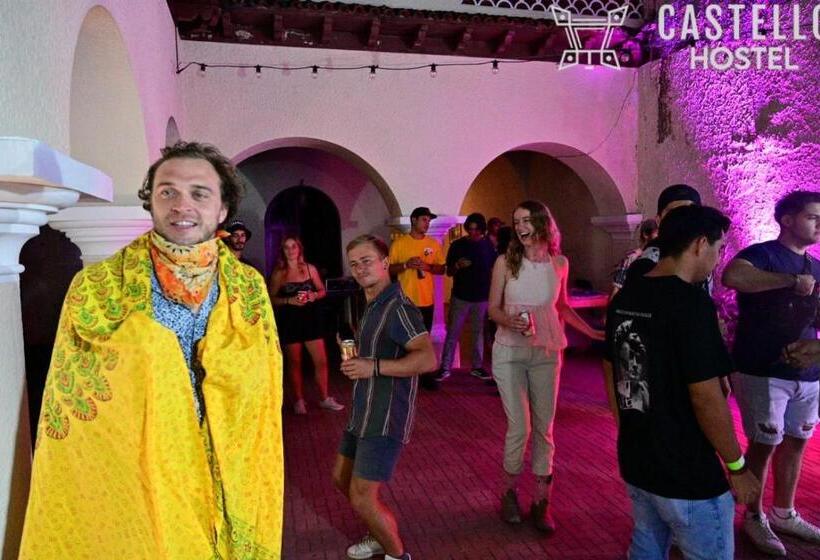 پانسیون Ricks Hostel Santa Ana