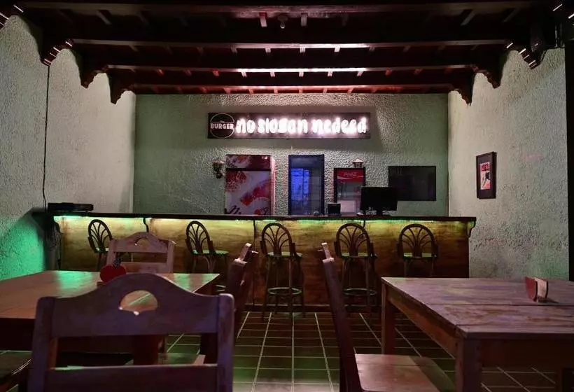 پانسیون Ricks Hostel Santa Ana