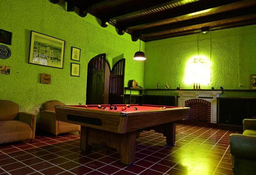 پانسیون Ricks Hostel Santa Ana