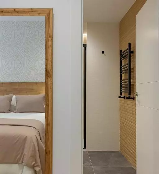 Majatalo Room4you Oviedo By Asturias Holidays