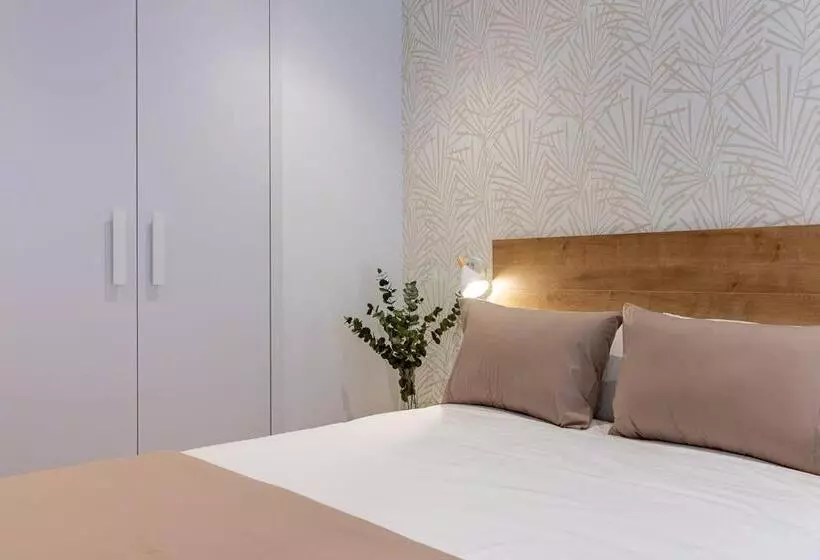 Majatalo Room4you Oviedo By Asturias Holidays