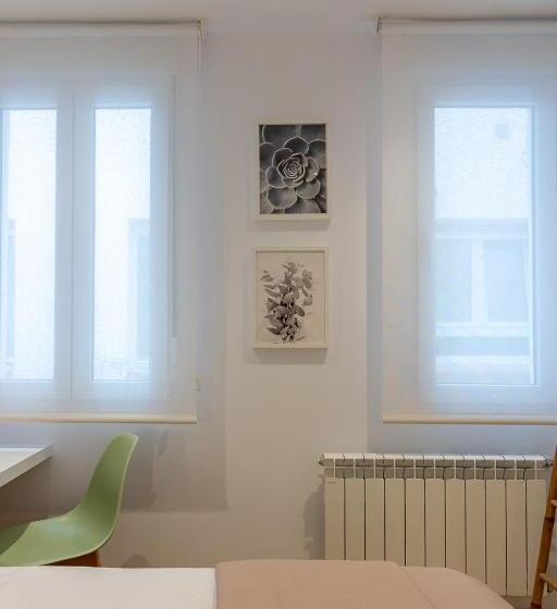 ペンション Room4you Oviedo By Asturias Holidays