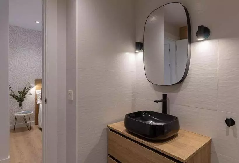 Majatalo Room4you Oviedo By Asturias Holidays