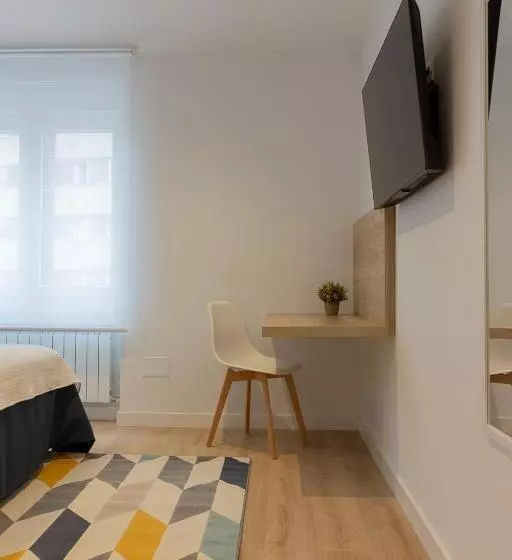 Majatalo Room4you Oviedo By Asturias Holidays