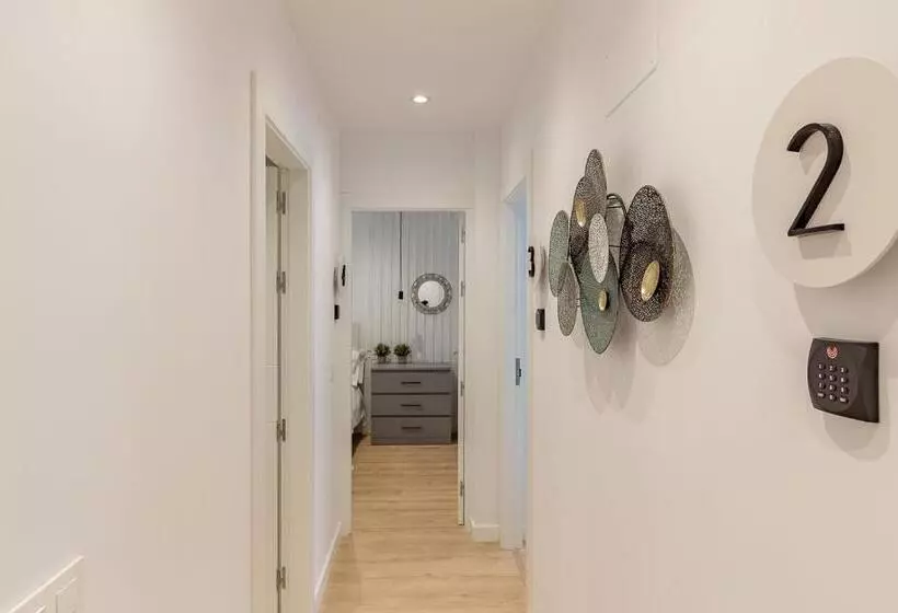 Majatalo Room4you Oviedo By Asturias Holidays