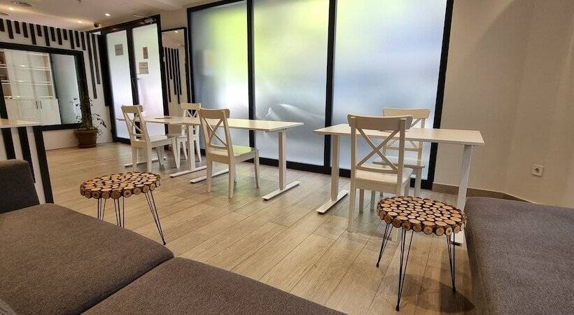 ユースホステル 10m2